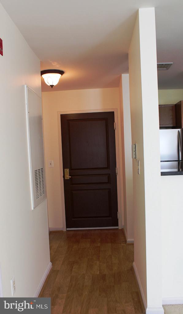 5575 Seminary Road, Unit 203 Falls Church, VA 22041 - Photo 6 of 23 FOYER ENTRANCE