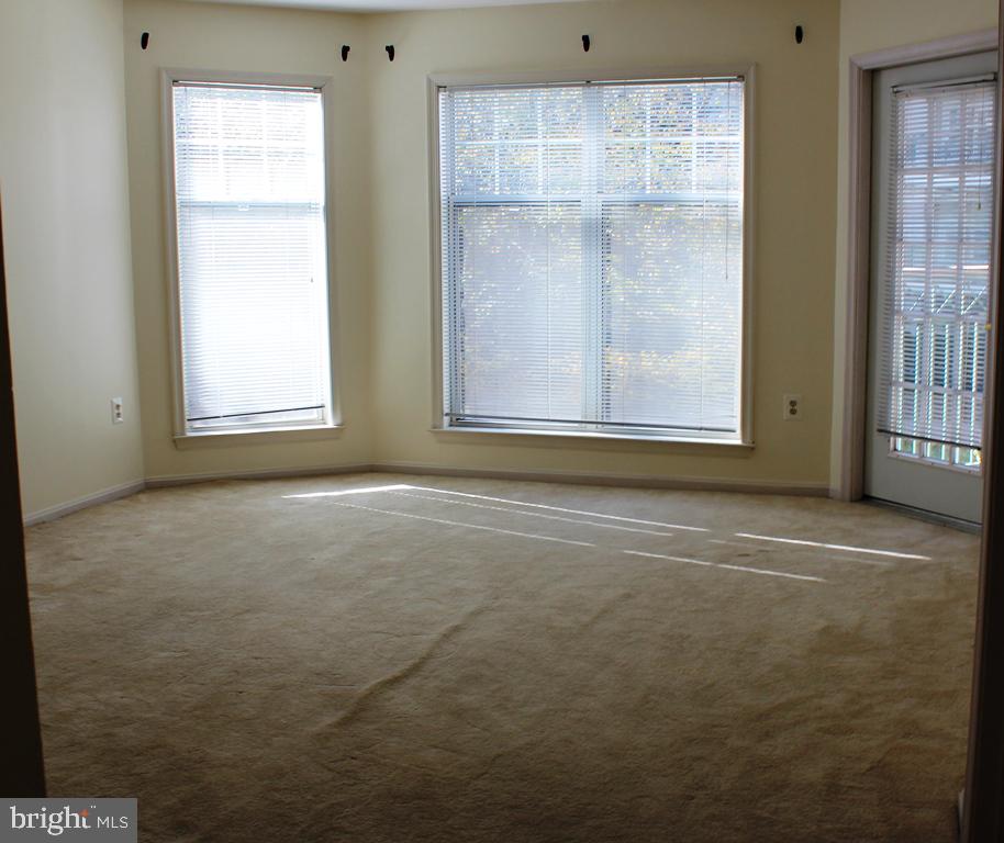 5575 Seminary Road, Unit 203 Falls Church, VA 22041 - Photo 10 of 23 SPACIOUS LIVING ROOM