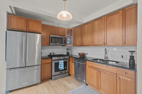 $725,000 | 300 Communipaw Avenue, Unit 154, Jersey City, NJ 07304