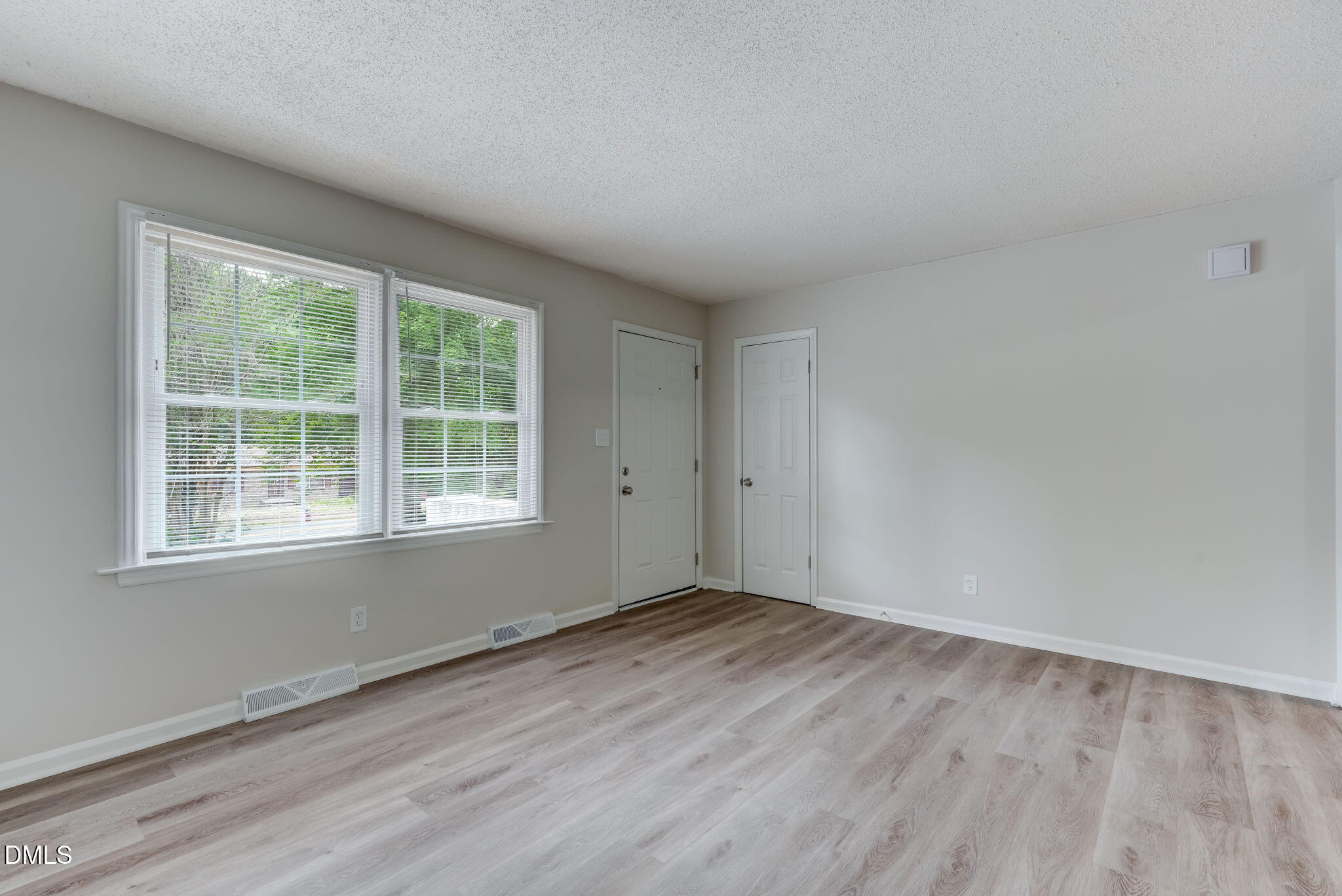 201 Lancaster Road Mebane, NC 27302 - Photo 8 of 26 Living Room