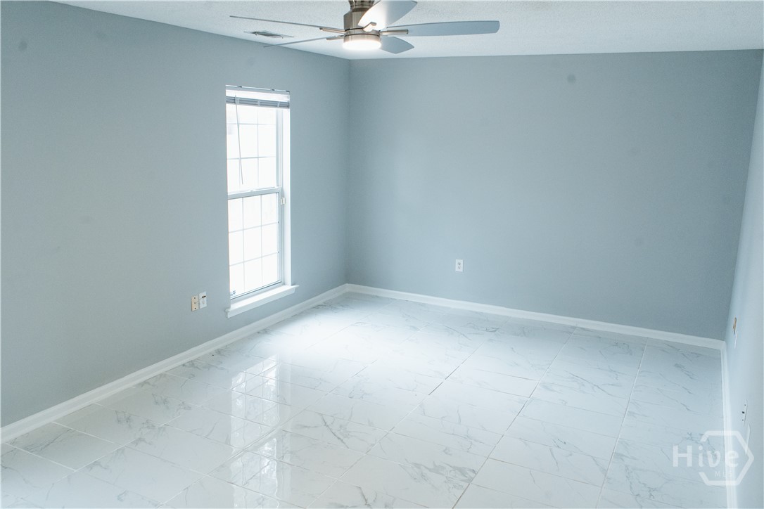 160 Lions Gate Road Savannah, GA 31419 - Photo 4 of 6 Family Room