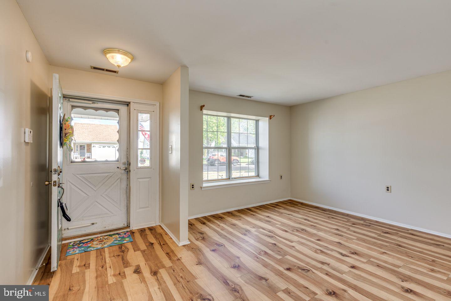 61 Eddystone Way Mount Laurel, NJ 08054 - Photo 4 of 35