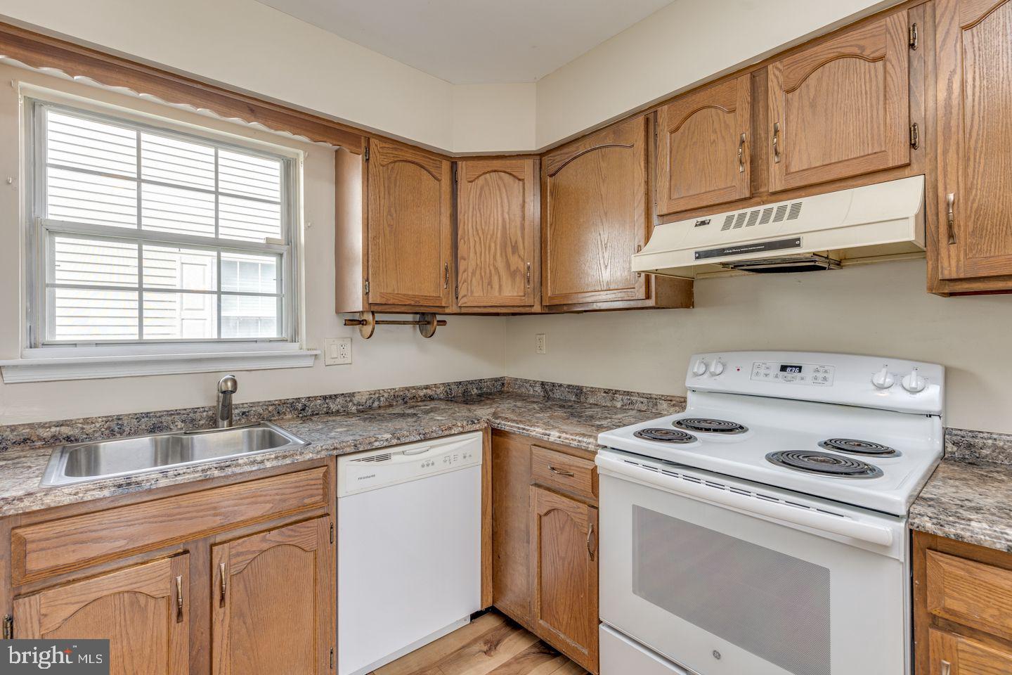 61 Eddystone Way Mount Laurel, NJ 08054 - Photo 10 of 35