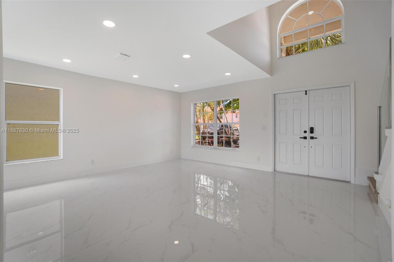 10728 Oak Lake Way Boca Raton, FL 33498 - Photo 6 of 33 Gallery Image 6