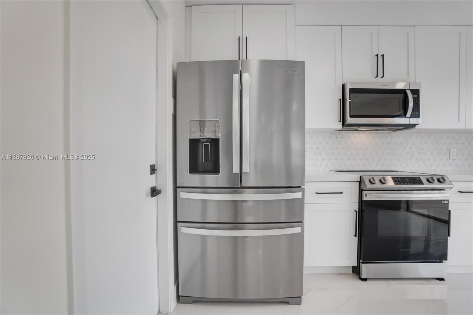 10728 Oak Lake Way Boca Raton, FL 33498 - Photo 10 of 33 Gallery Image 10
