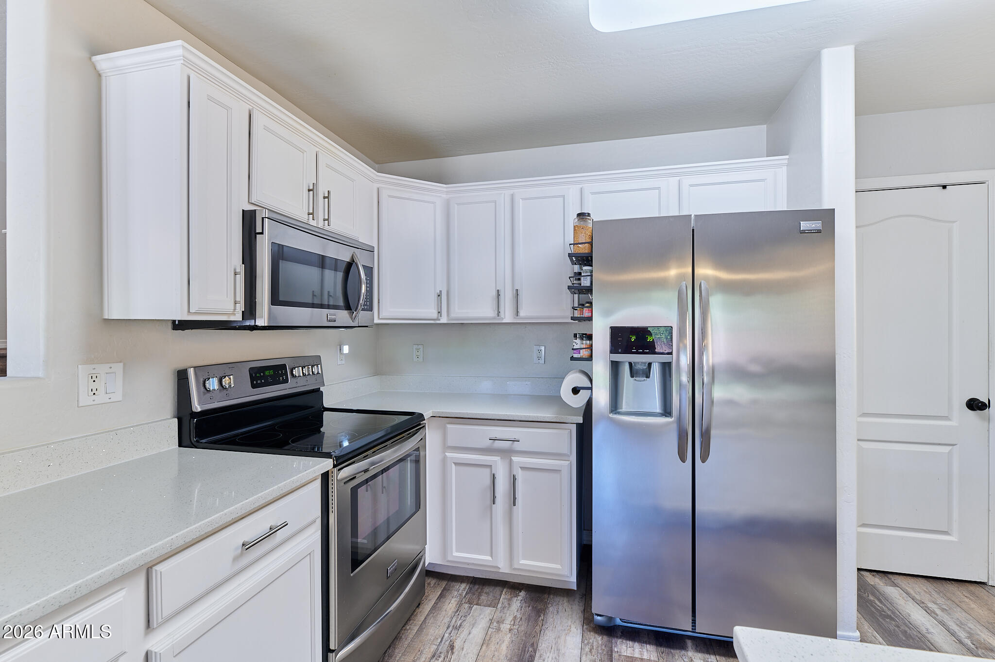 8616 West Crown King Road Tolleson, AZ 85353 - Photo 9 of 28 780_9561_HDR