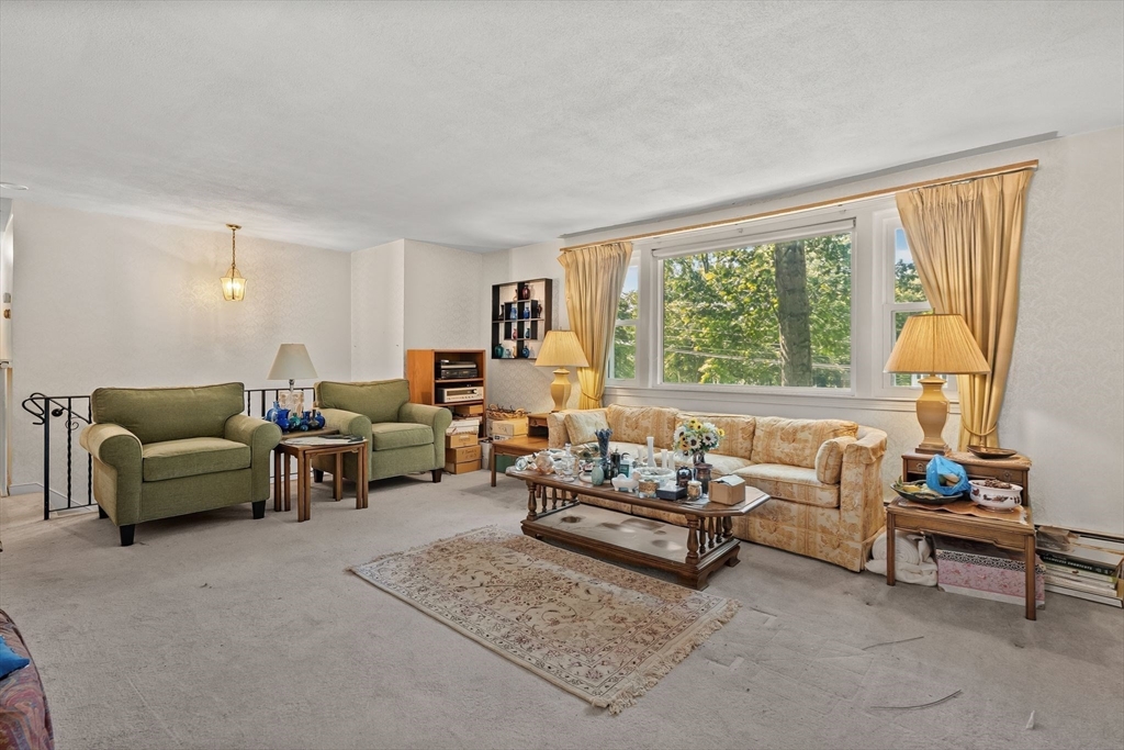 8 Dana Road Bedford, MA 01730 - Photo 8 of 41 Gallery Image 8