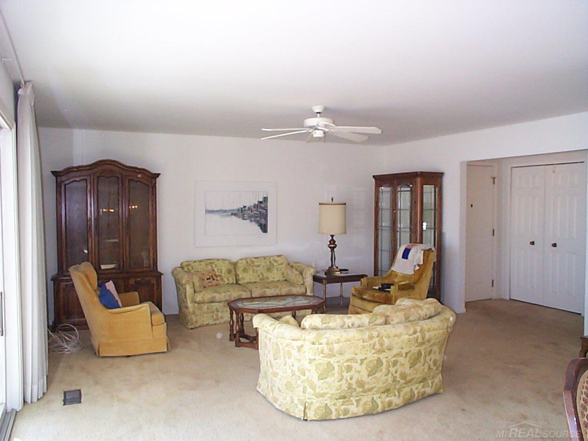 1935 River Road, Unit 7 St. Clair, MI 48079 - Photo 18 of 27 31227127-17.JPG