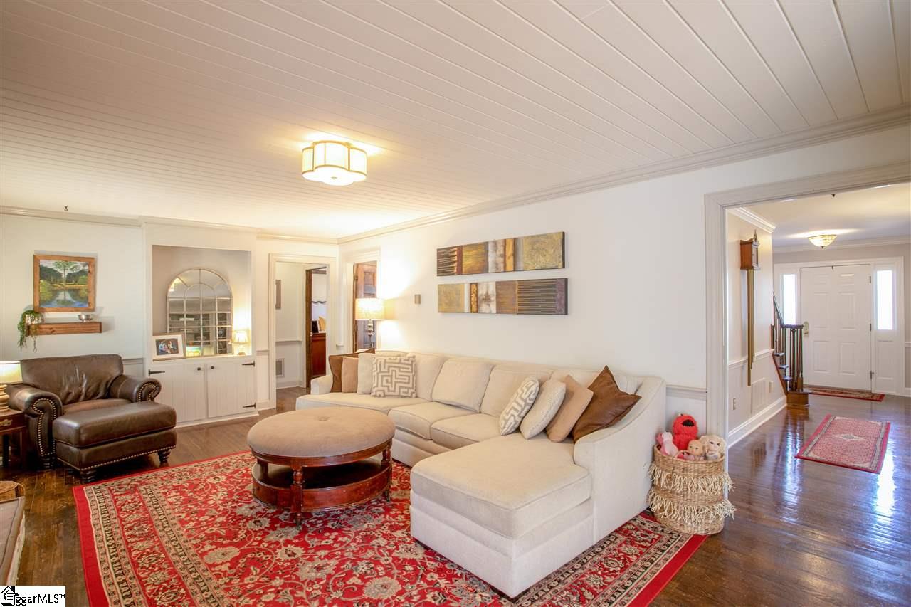 201 East Round Hill Road Greenville, SC 29617 - Photo 11 of 34 Gallery Image 11