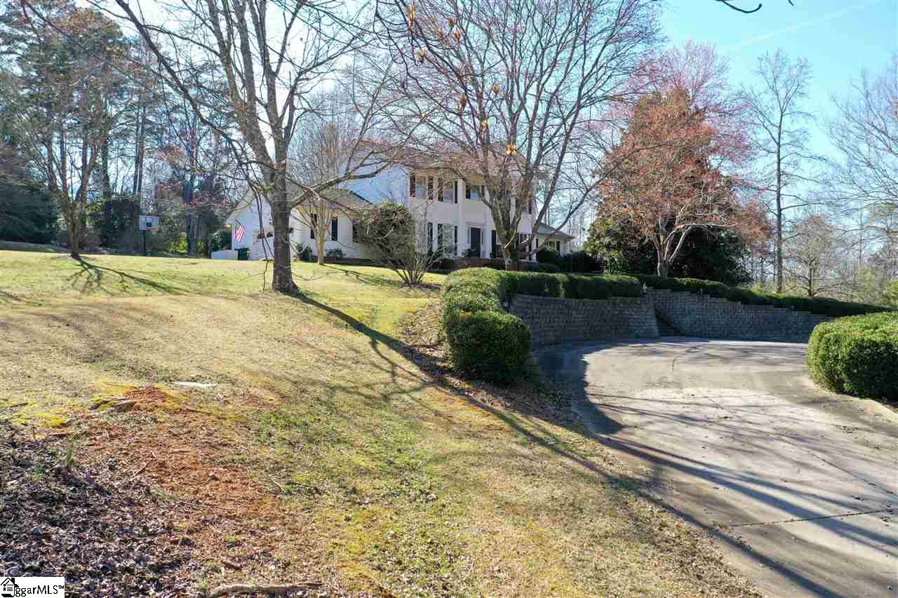 201 East Round Hill Road Greenville, SC 29617 - Photo 3 of 34 Gallery Image 3