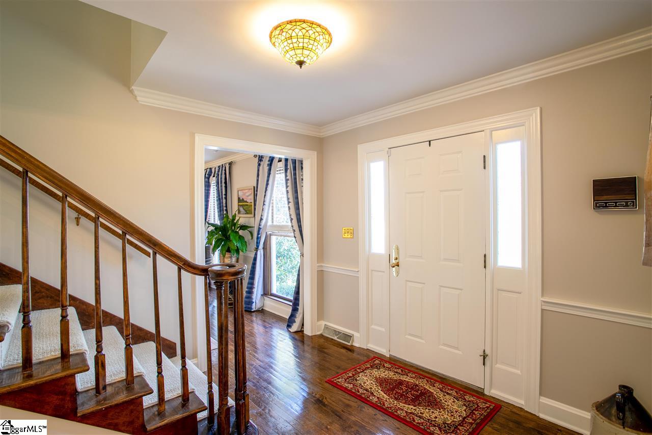 201 East Round Hill Road Greenville, SC 29617 - Photo 5 of 34 Gallery Image 5