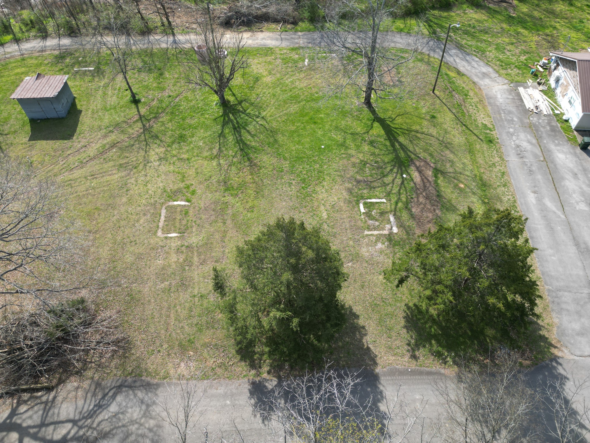 A Roney Avenue Hohenwald, TN 38462 - Photo 4 of 9