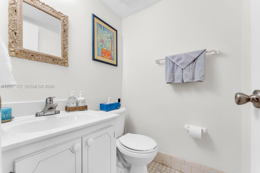 6600 Cypress Road, Unit 310 Plantation, FL 33317 - Photo 15 of 29 Half bath