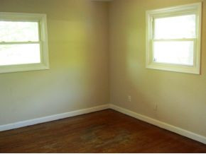 400 Ridgefields Road, Unit 388 Kingsport, TN 37660 - Photo 16 of 24 Light and bright bedroom