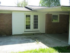 400 Ridgefields Road, Unit 388 Kingsport, TN 37660 - Photo 19 of 24 French doors lead to patio