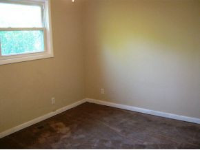 400 Ridgefields Road, Unit 388 Kingsport, TN 37660 - Photo 5 of 24 One of the bedrooms