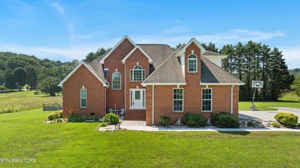 $575,000 | 865 River Road, Kingston, TN 37763