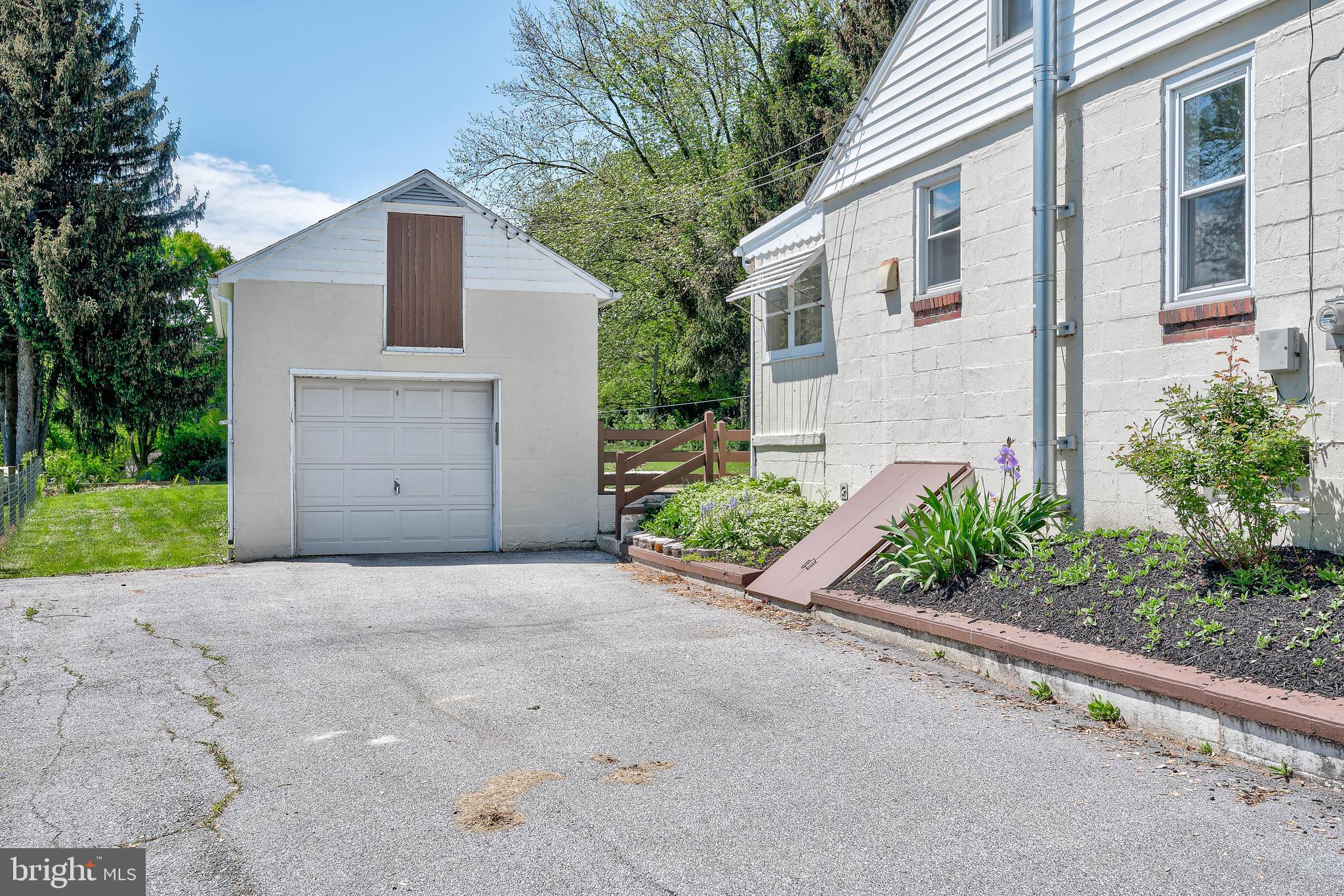 3370 Stone Ridge Road York, PA 17402 - Photo 3 of 35 Gallery Image 3