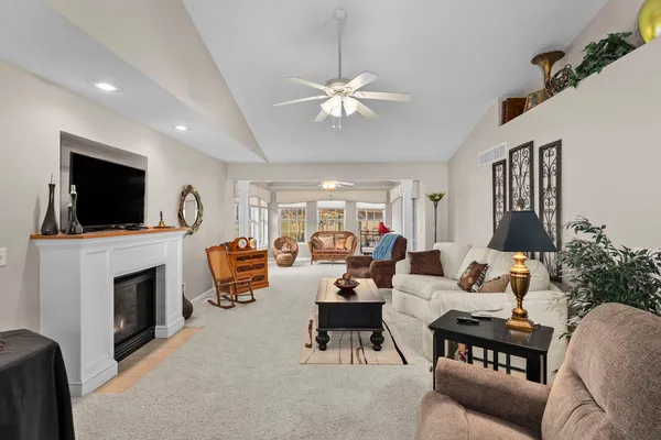 $369,000 | 5040 55th Avenue, Bettendorf, IA 52722