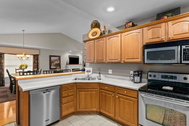 $399,000 | 5040 55th Avenue, Bettendorf, IA 52722