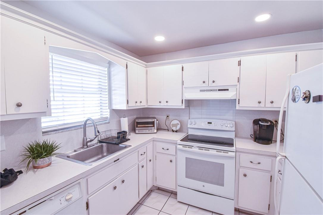 2160 Northeast 36th Street, Unit 39 Lighthouse Point, FL 33064 - Photo 4 of 19 Photo 4