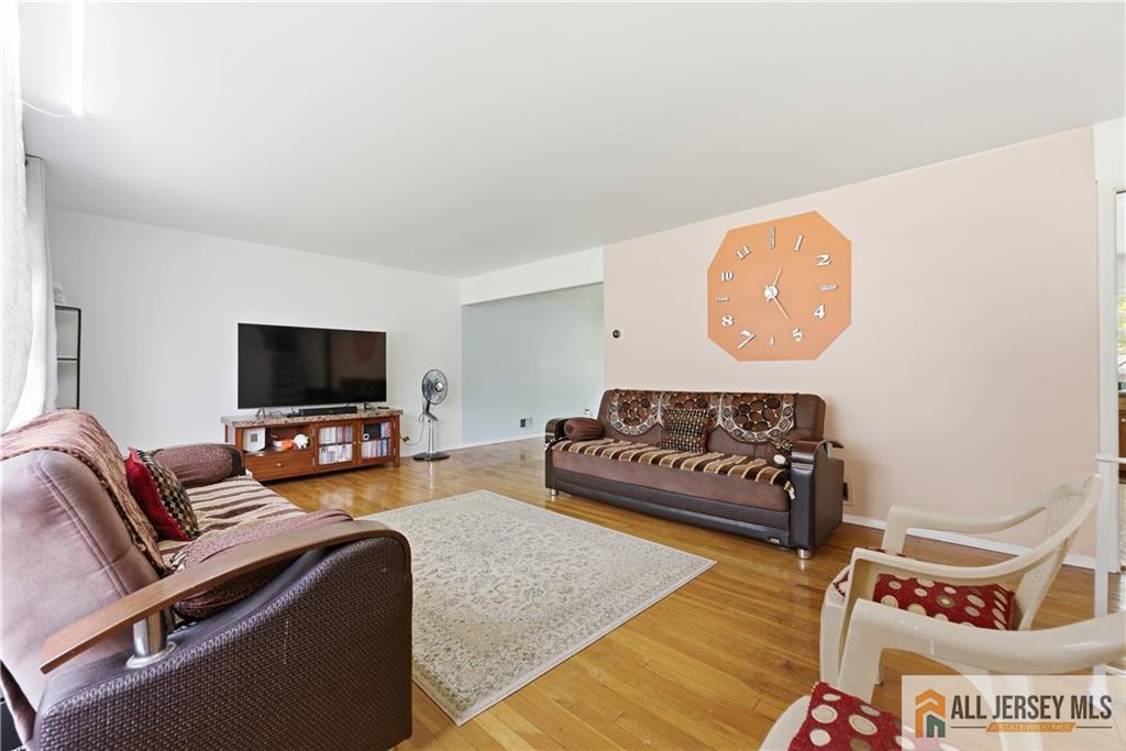 459 Wheeler Road North Brunswick, NJ 08902 - Photo 9 of 30