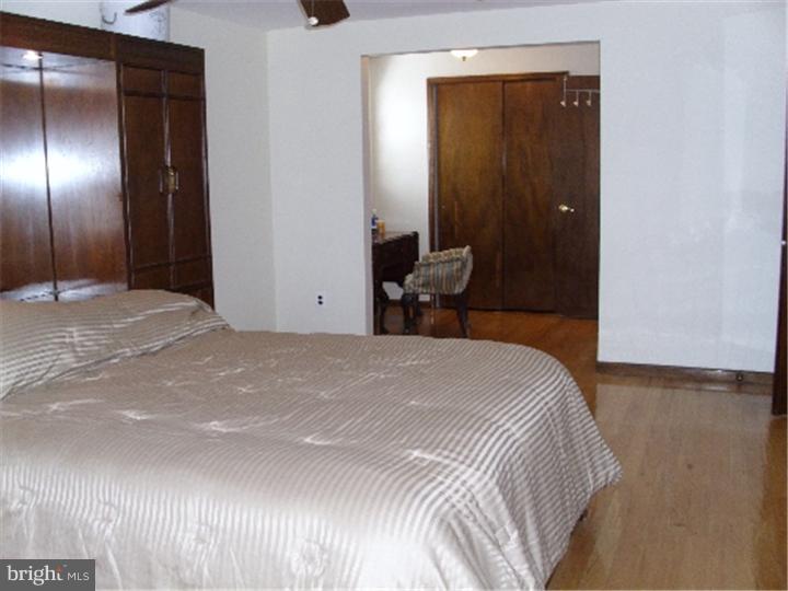 4 Midwood Road Evesham, NJ 08053 - Photo 11 of 19 Master Bedroom