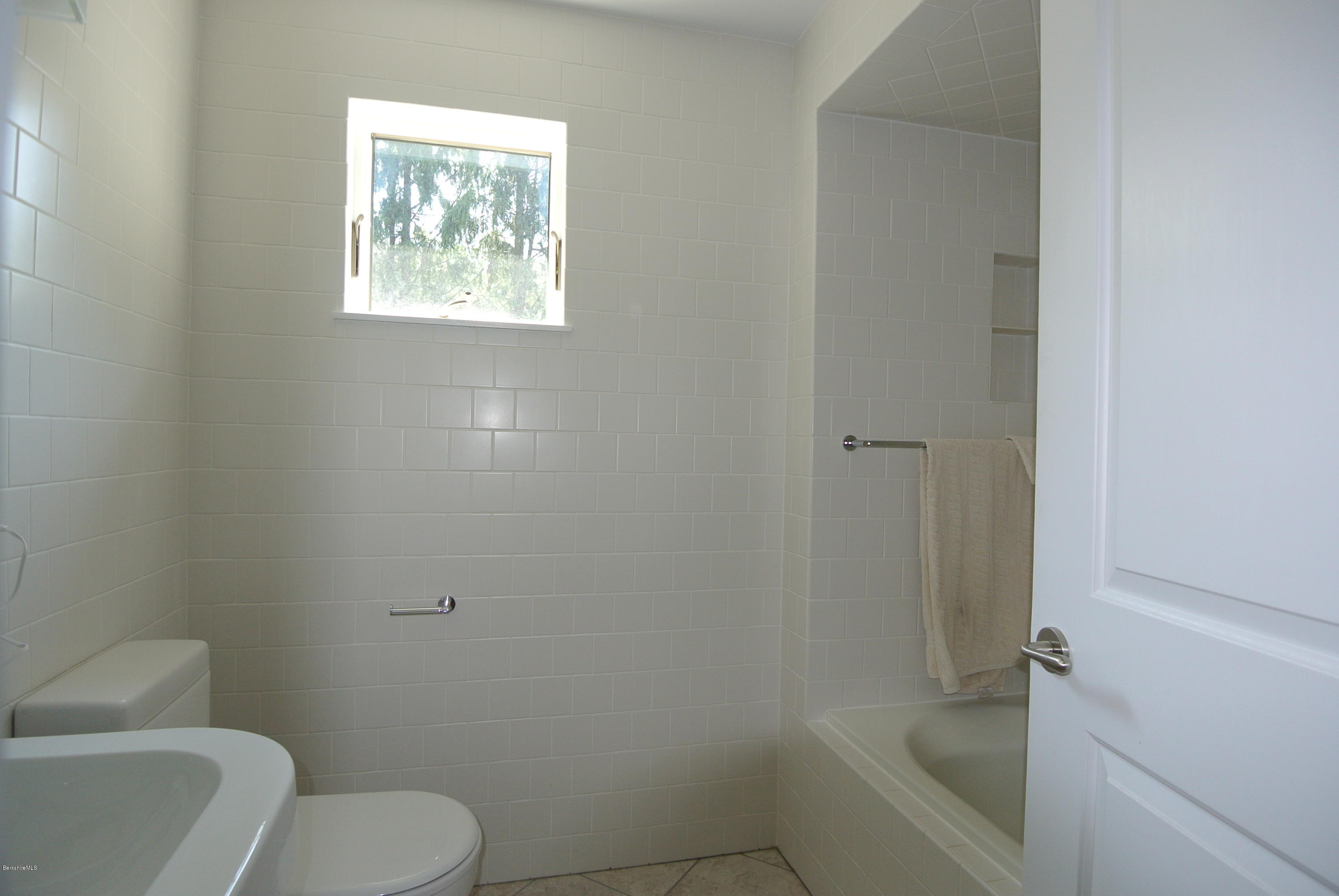 64 Interlaken Road Stockbridge, MA 01262 - Photo 20 of 34 Crisp newer master bath