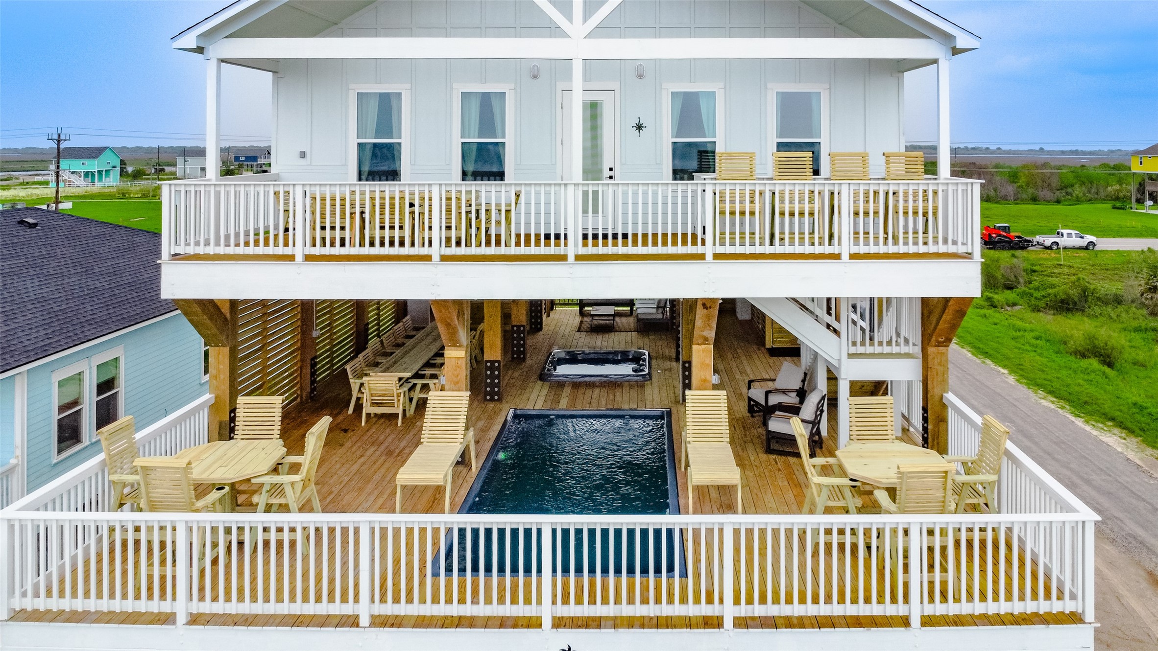 1395 Keith Avenue Port Bolivar, TX 77617 - Photo 2 of 38