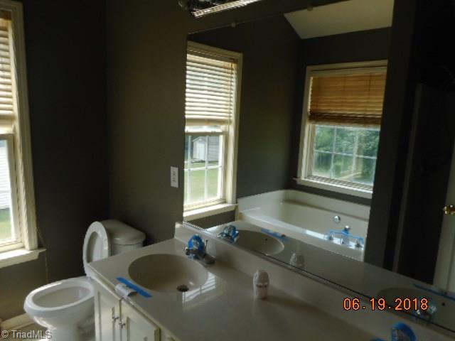 389 Sunset Ridge Lane Lexington, NC 27295 - Photo 11 of 14 Master Bath