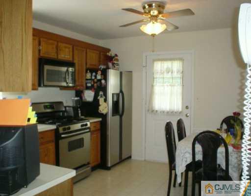 59 Rice Run East Brunswick, NJ 08816 - Photo 3 of 8 Gallery Image 3