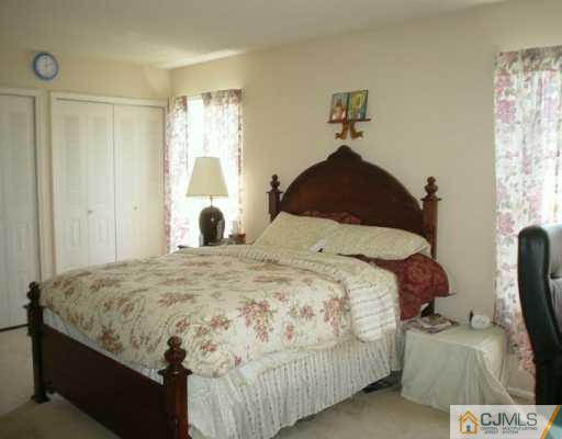 59 Rice Run East Brunswick, NJ 08816 - Photo 7 of 8 Gallery Image 7