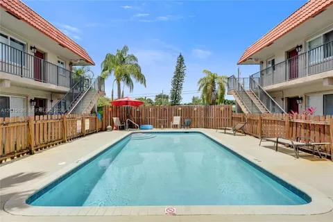 $209,999 | 3050 Northeast 5th Terrace, Unit 13, Wilton Manors, FL 33334