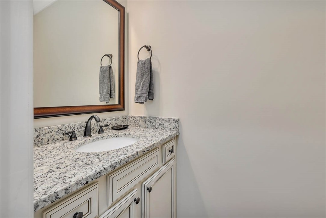 303 Mariners Circle St. Simons Island, GA 31522 - Photo 12 of 29