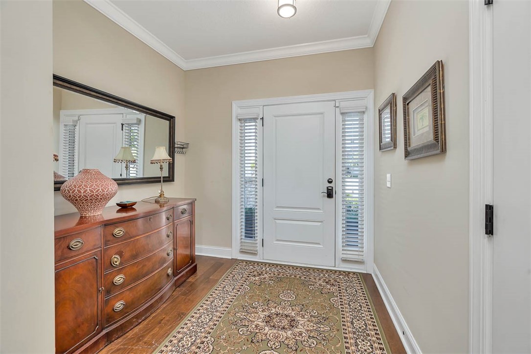 303 Mariners Circle St. Simons Island, GA 31522 - Photo 3 of 29