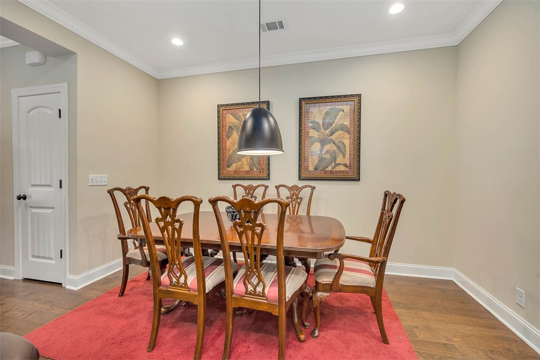 303 Mariners Circle St. Simons Island, GA 31522 - Photo 6 of 29