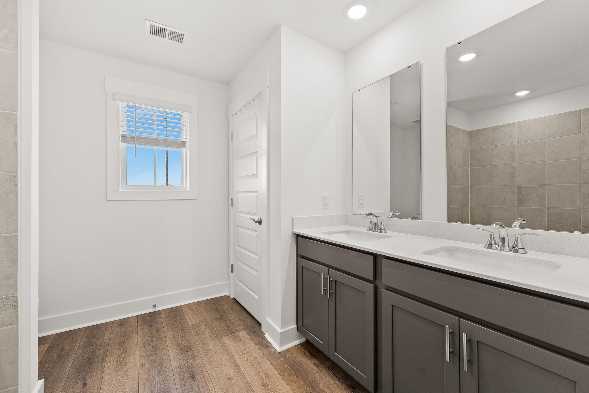 343 Calm Water Way Summerville, SC 29486 - Photo 40 of 74 Third Bathroom