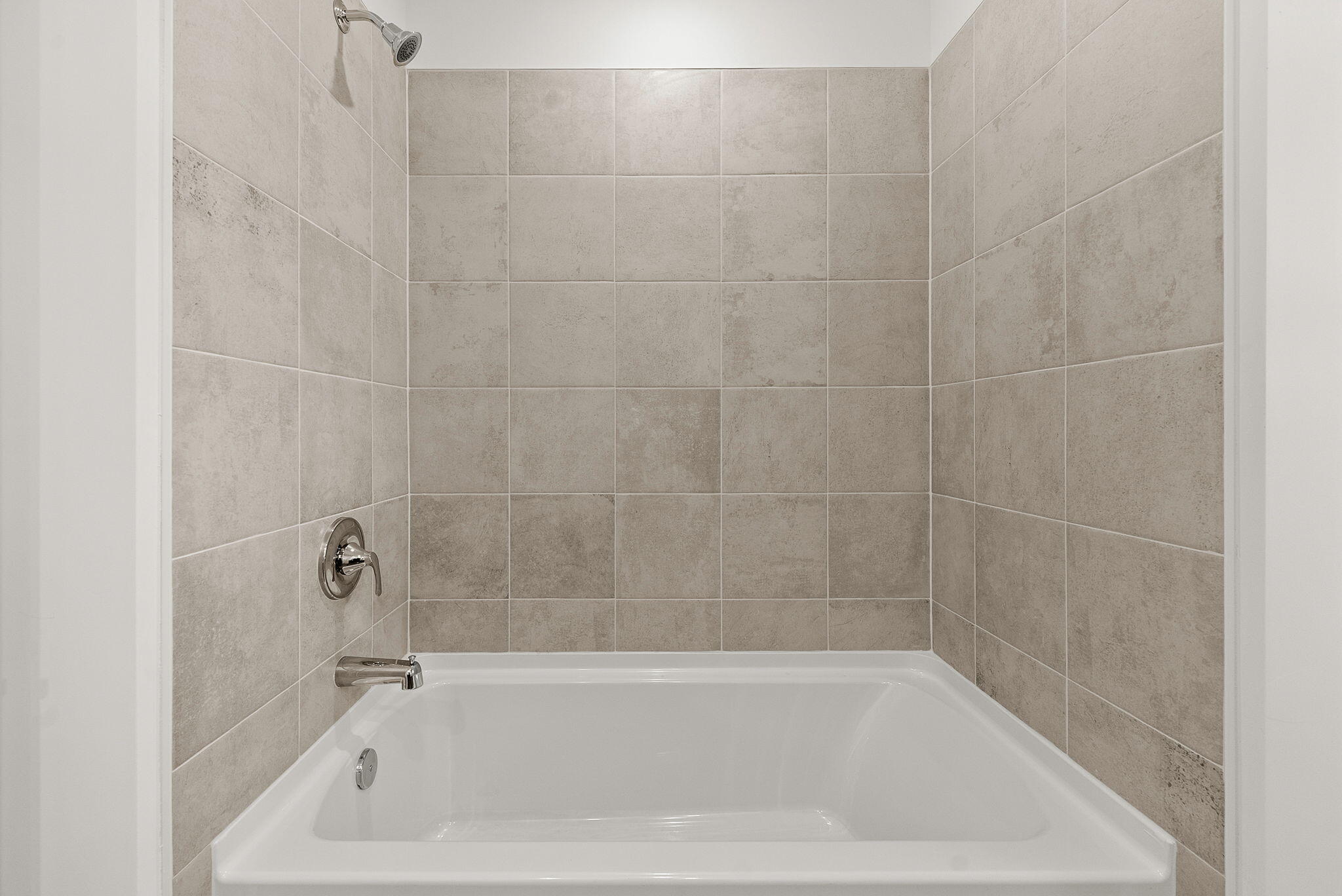 343 Calm Water Way Summerville, SC 29486 - Photo 41 of 74 Tile Tub