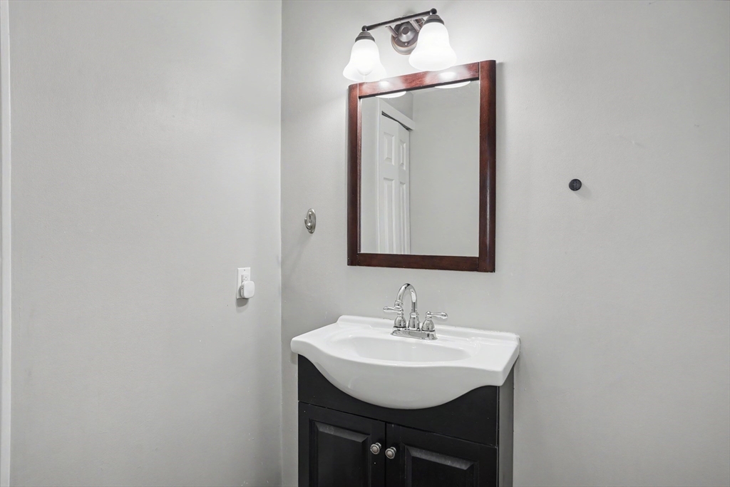 113 Ridgefield Circle, Unit C Clinton, MA 01510 - Photo 6 of 30