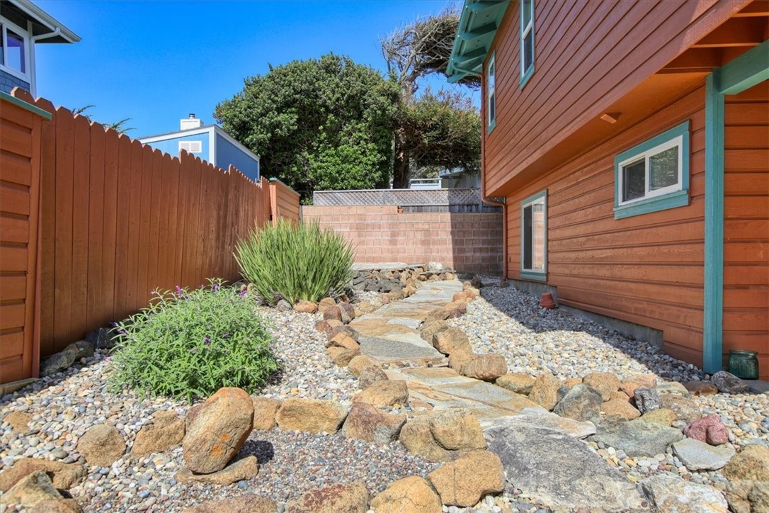 347 Ivar Street Cambria, CA 93428 - Photo 47 of 59