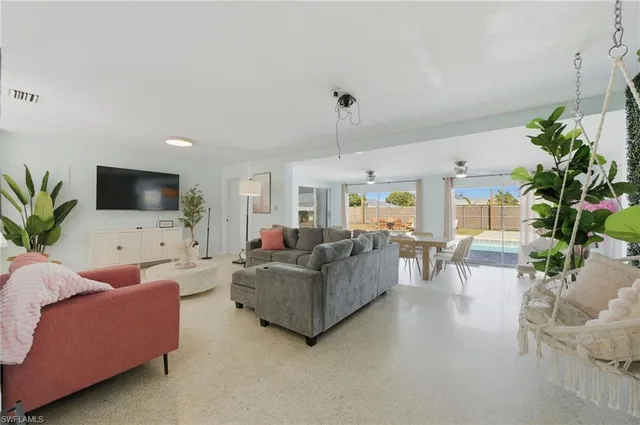 $3,000 | 4044 Country Club Boulevard, Cape Coral, FL 33904