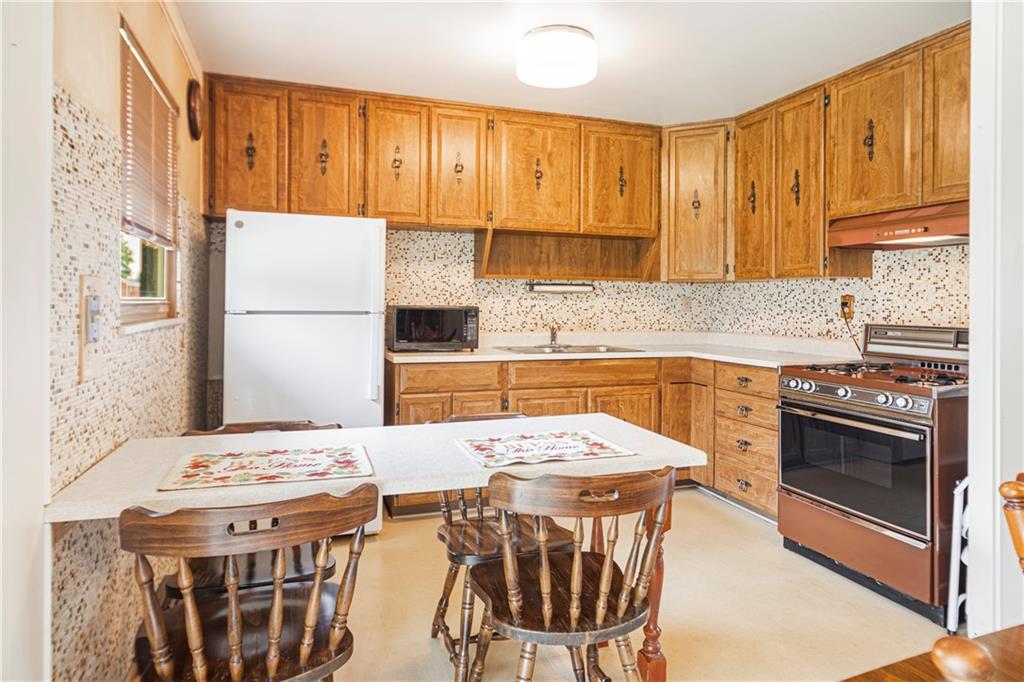 122 Louis Drive McKees Rocks, PA 15136 - Photo 7 of 25 Gallery Image 7