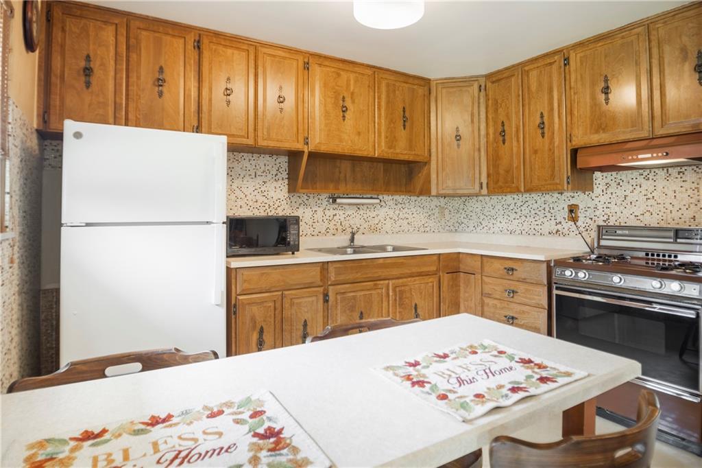 122 Louis Drive McKees Rocks, PA 15136 - Photo 8 of 25 Gallery Image 8