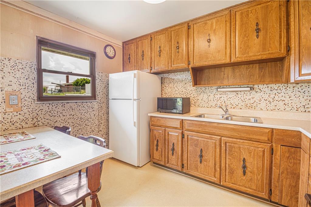 122 Louis Drive McKees Rocks, PA 15136 - Photo 9 of 25 Gallery Image 9