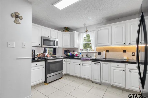 $329,900 | 12013 County Road 4163, Tyler, TX 75704