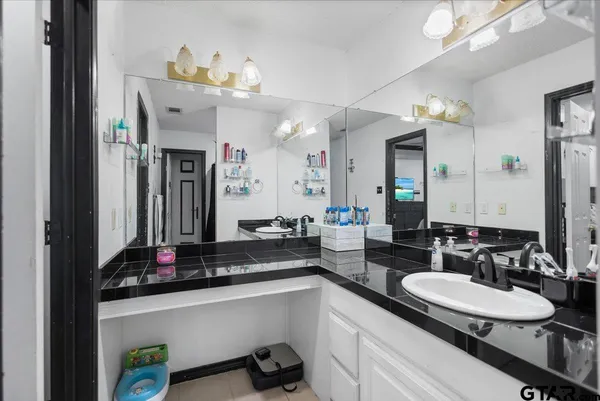 $329,900 | 12013 County Road 4163, Tyler, TX 75704