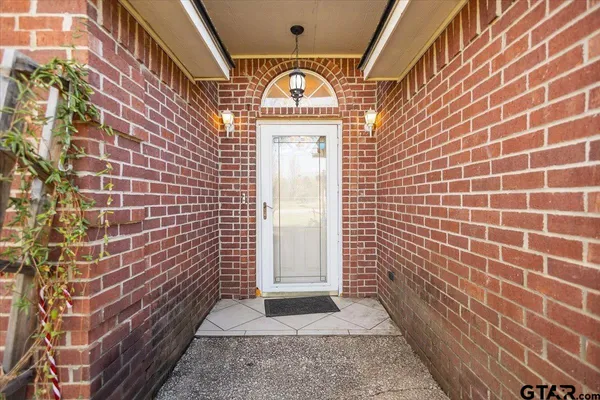 $329,900 | 12013 County Road 4163, Tyler, TX 75704