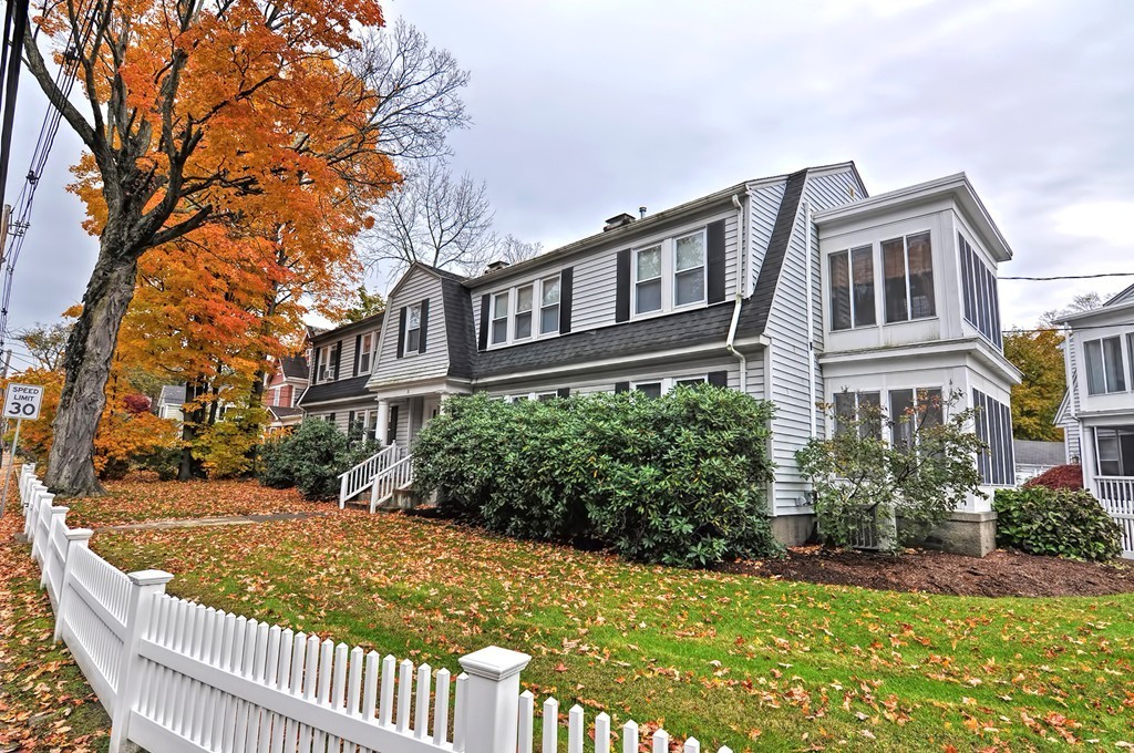 3 Warren Road, Unit 2 Framingham, MA 01702 - Photo 3 of 24 Gallery Image 3