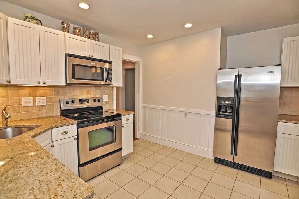 3 Warren Road, Unit 2 Framingham, MA 01702 - Photo 5 of 24 Gallery Image 5