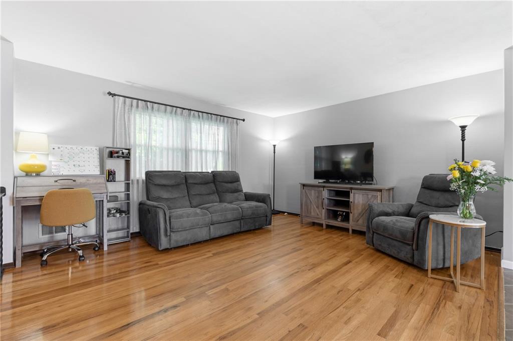 1274 Oakridge Road McDonald, PA 15057 - Photo 6 of 30